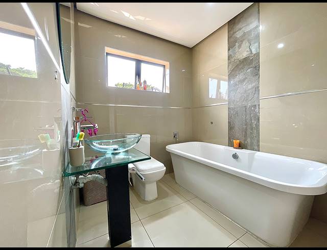 3 BEDROOM SECTIONAL TITLE FOR SALE IN MONTCLAIR